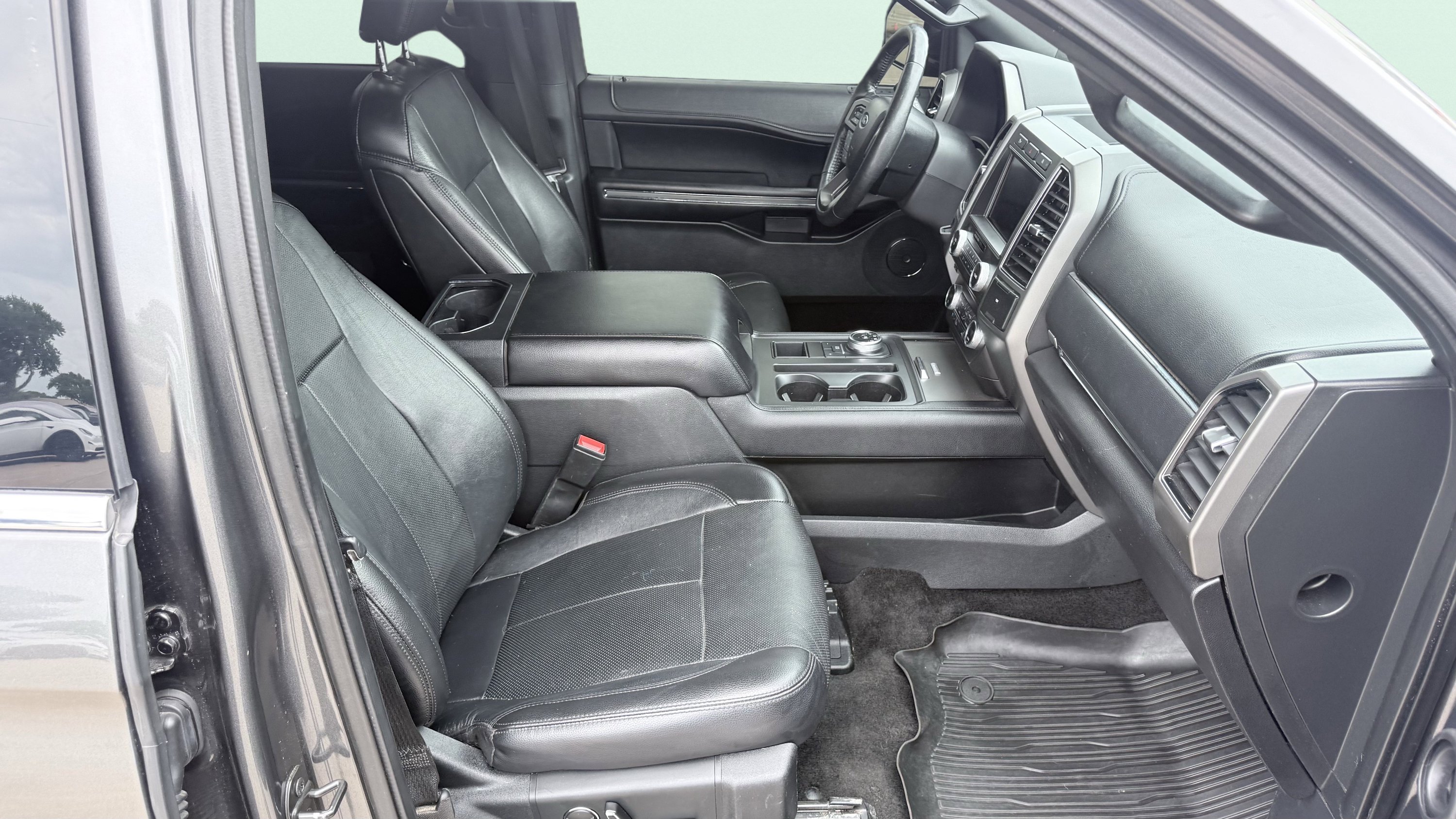 Used 2018 Ford Expedition Max XLT w/ Equipment Group 202A RWD image 50