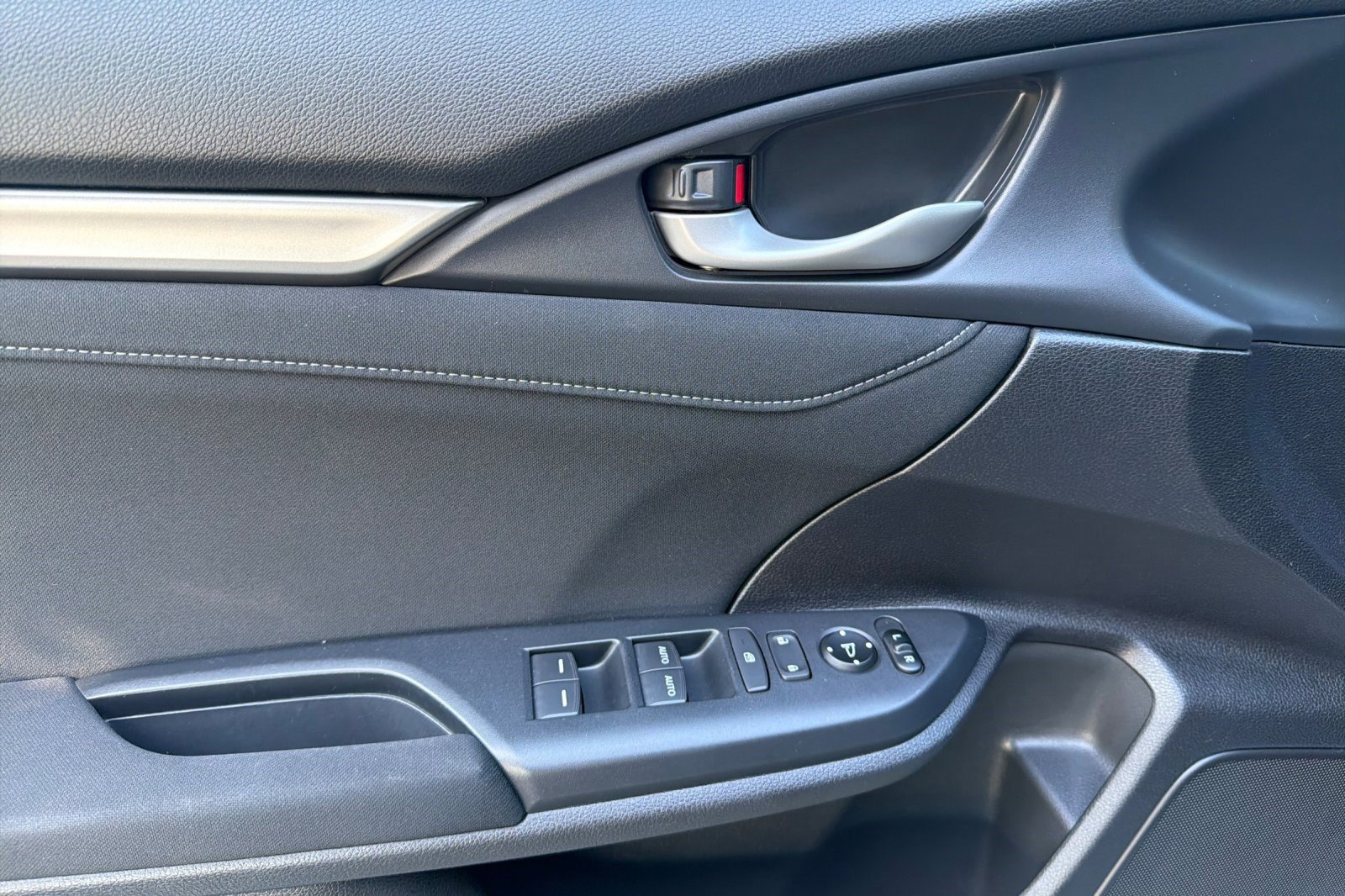 Used 2018 Honda Civic EX image 12