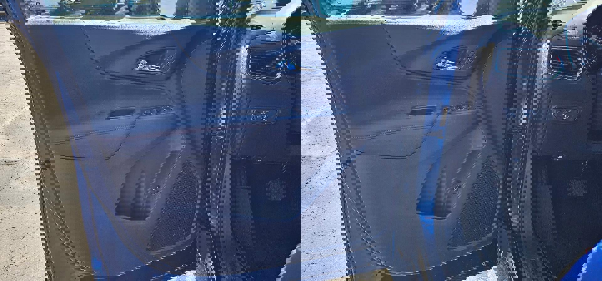 Certified 2023 Chevrolet Equinox RS w/ LPO, Floor Liner Package image 9