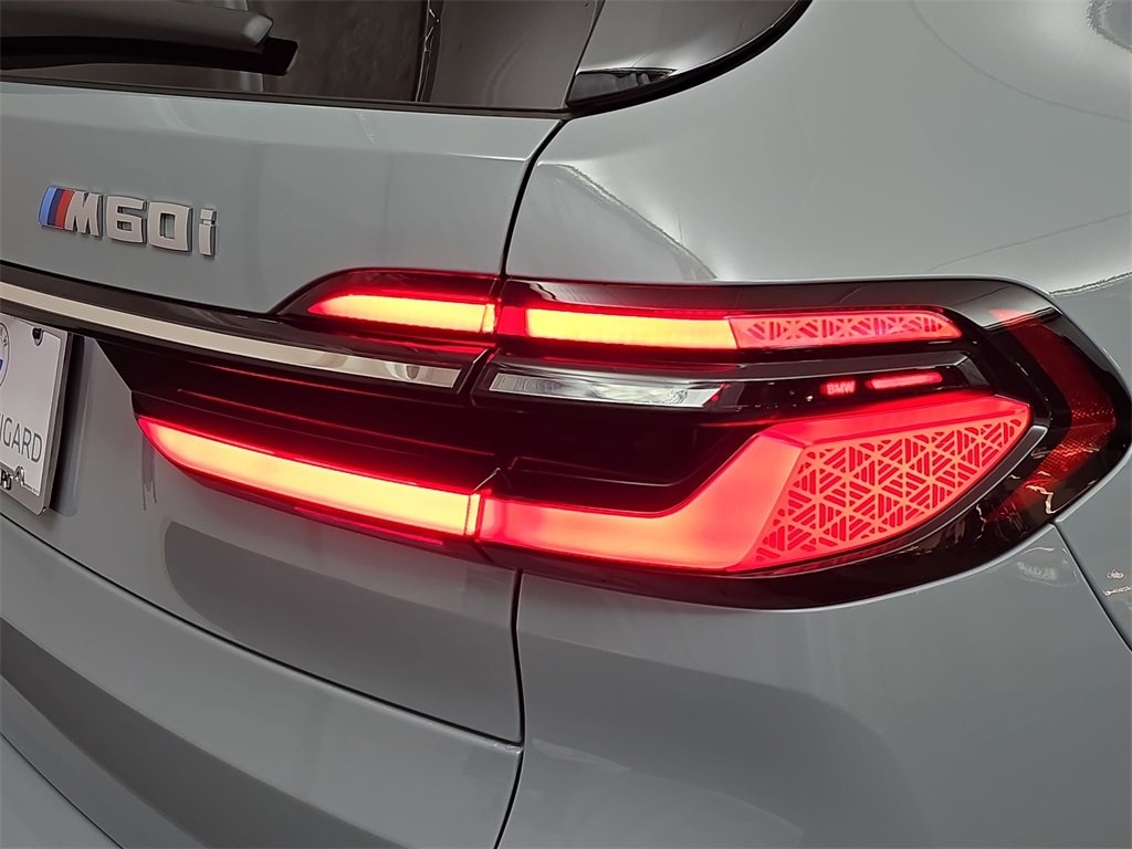 Used 2025 BMW X7 M60i w/ Executive Package image 34