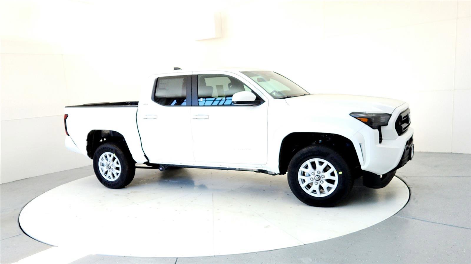 New 2025 Toyota Tacoma SR5 image 7