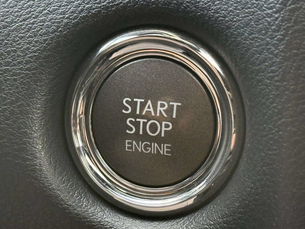 Used 2023 Lexus GX 460 Premium w/ Accessory Package AWD/4WD image 27