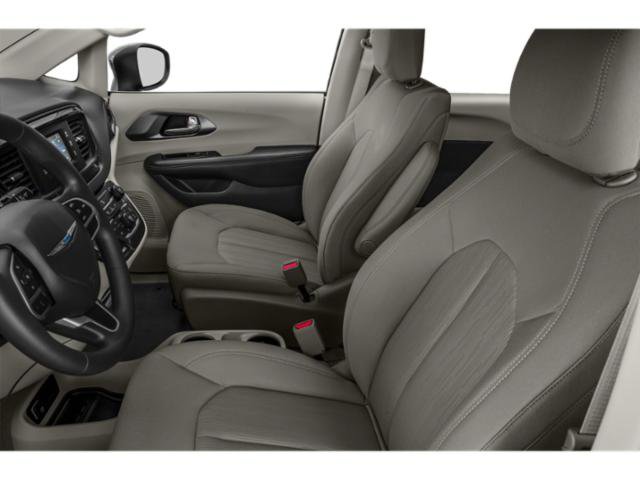 Certified 2018 Chrysler Pacifica L FWD image 9