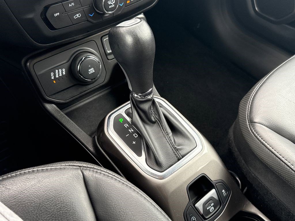 Used 2021 Jeep Renegade Limited image 34