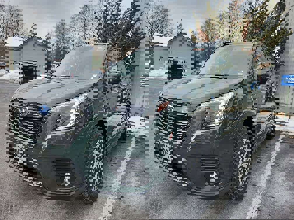 Used 2023 Subaru Forester Premium image 8