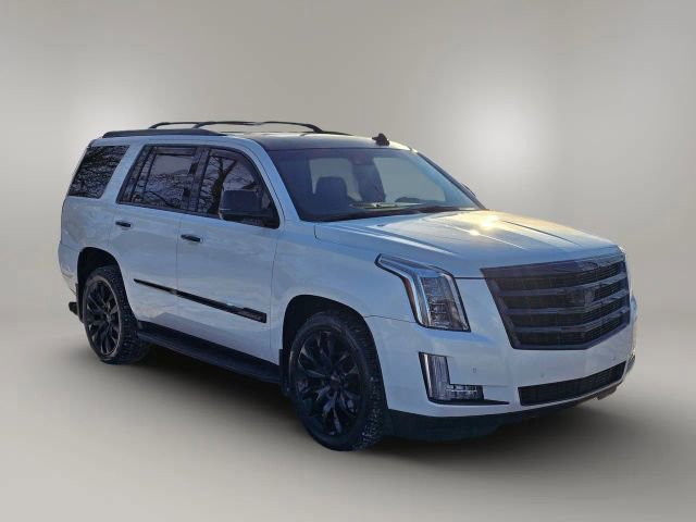 Used 2016 Cadillac Escalade Luxury image 3