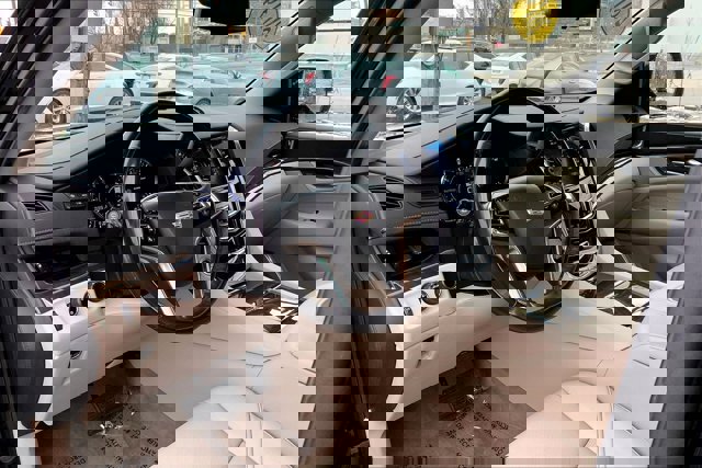 Used 2019 Cadillac Escalade Premium Luxury image 13