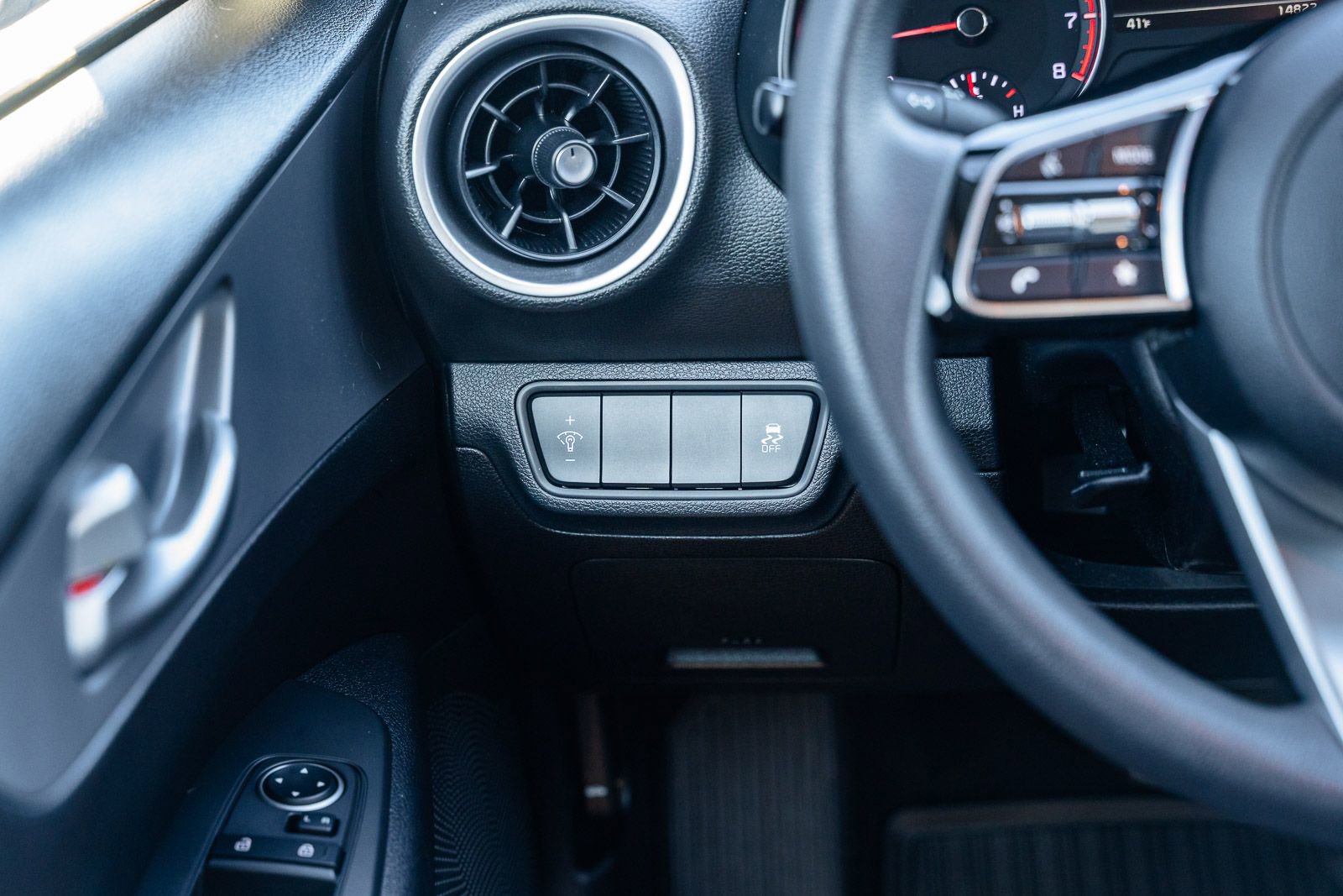 Used 2023 Kia Forte LXS image 24