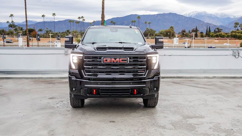 Used 2025 GMC Sierra 2500 AT4 image 3
