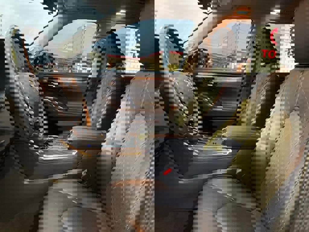 Certified 2022 Toyota Highlander Platinum image 10