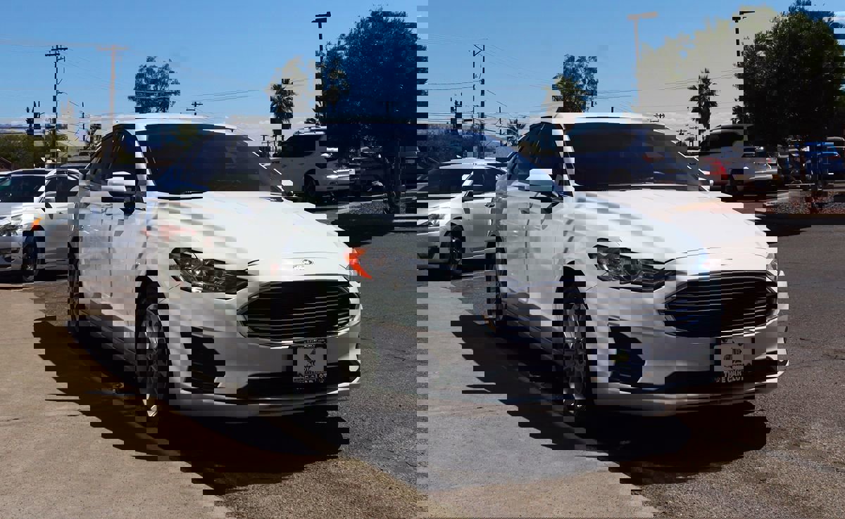 Used 2020 Ford Fusion SE image 14