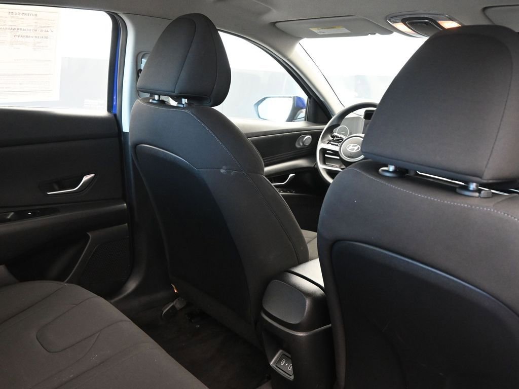 Used 2024 Hyundai Elantra SEL image 15