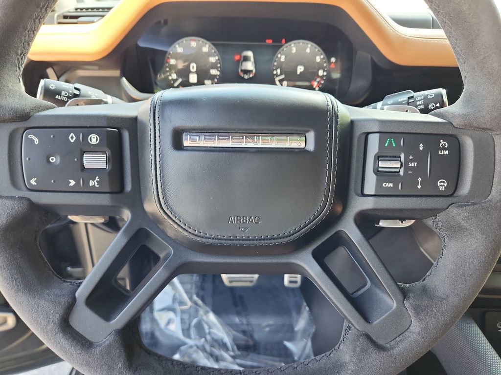 Used 2024 Land Rover Defender 110 V8 AWD/4WD image 16