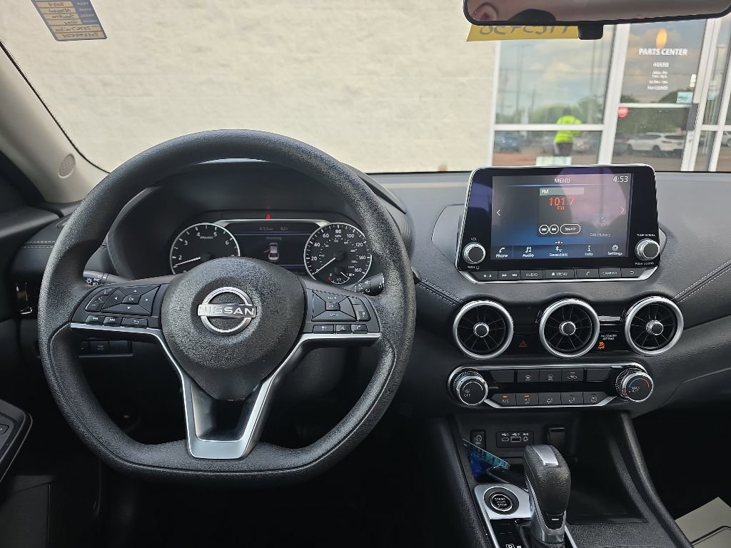 Used 2024 Nissan Sentra SV FWD image 11