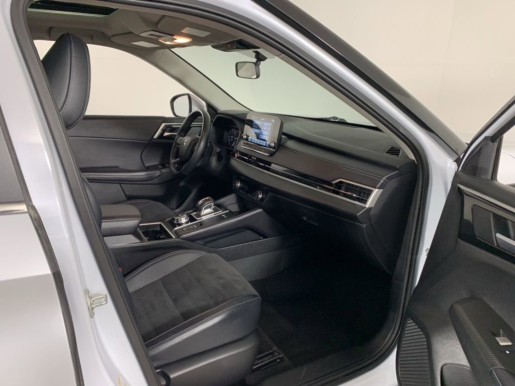 Used 2024 Mitsubishi Outlander Ralliart image 39