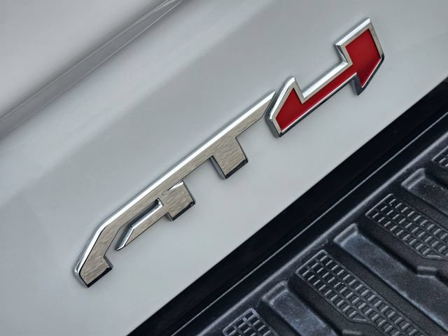 Used 2024 GMC Sierra 1500 AT4 w/ Technology Package AWD/4WD image 9
