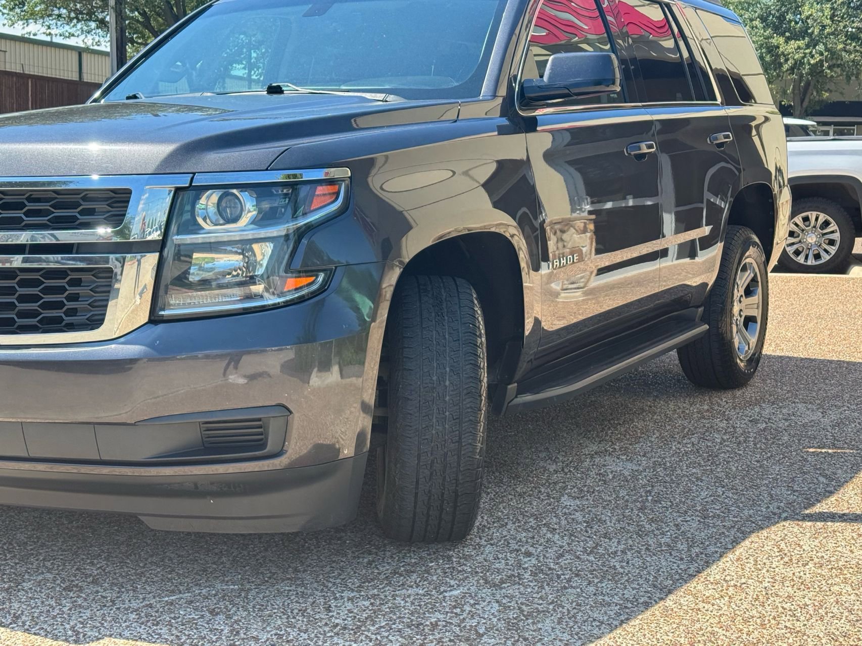Used 2018 Chevrolet Tahoe LS RWD image 3