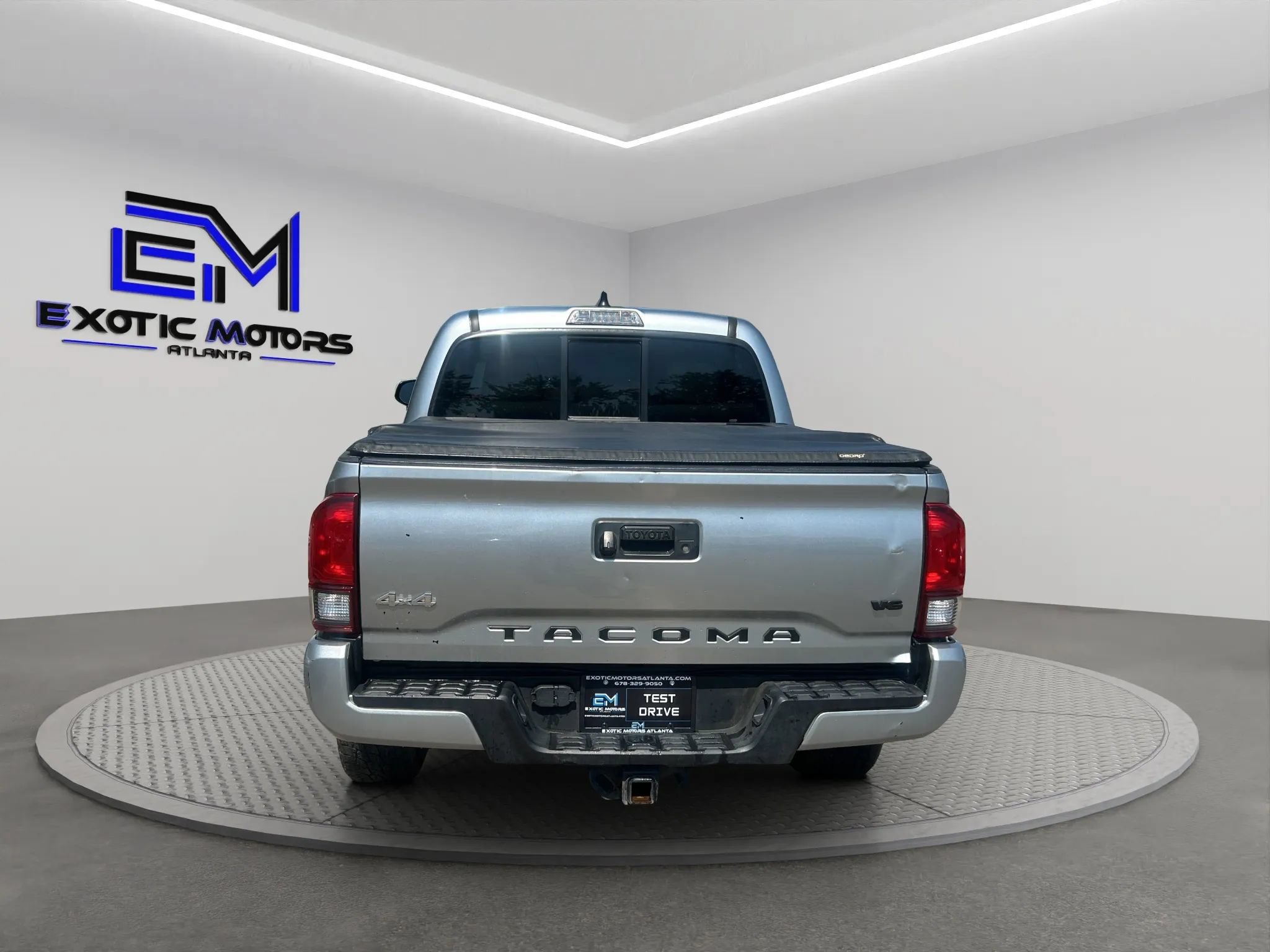 Used 2023 Toyota Tacoma SR AWD/4WD image 4
