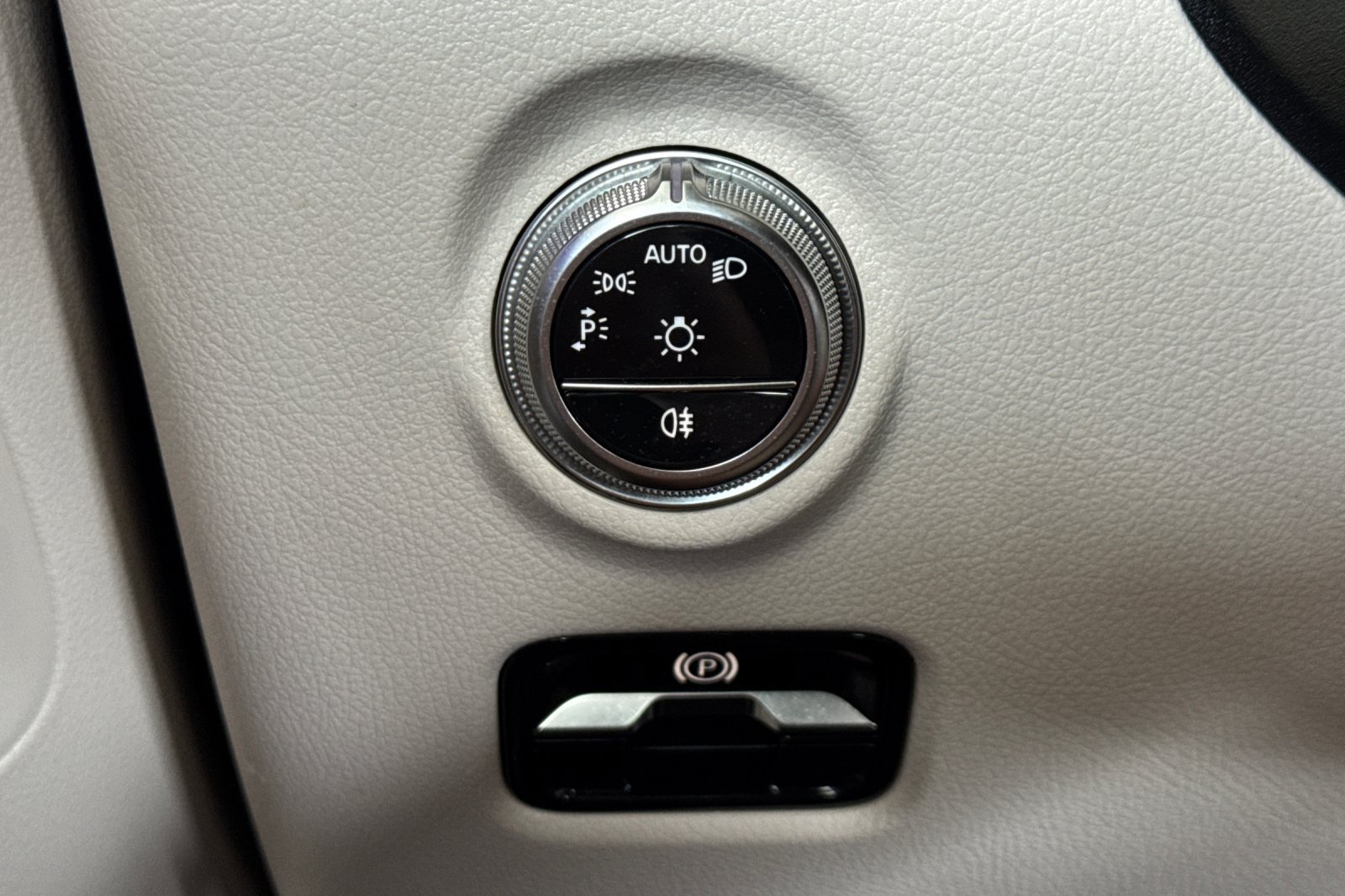 Used 2026 Mercedes-Benz C 300 Sedan image 33