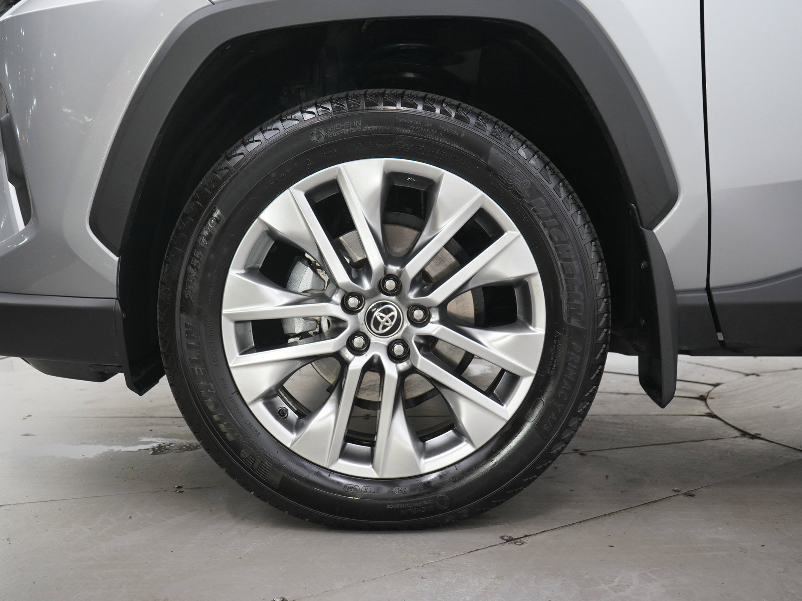 Used 2025 Toyota RAV4 XLE Premium w/ Weather Package AWD/4WD image 29