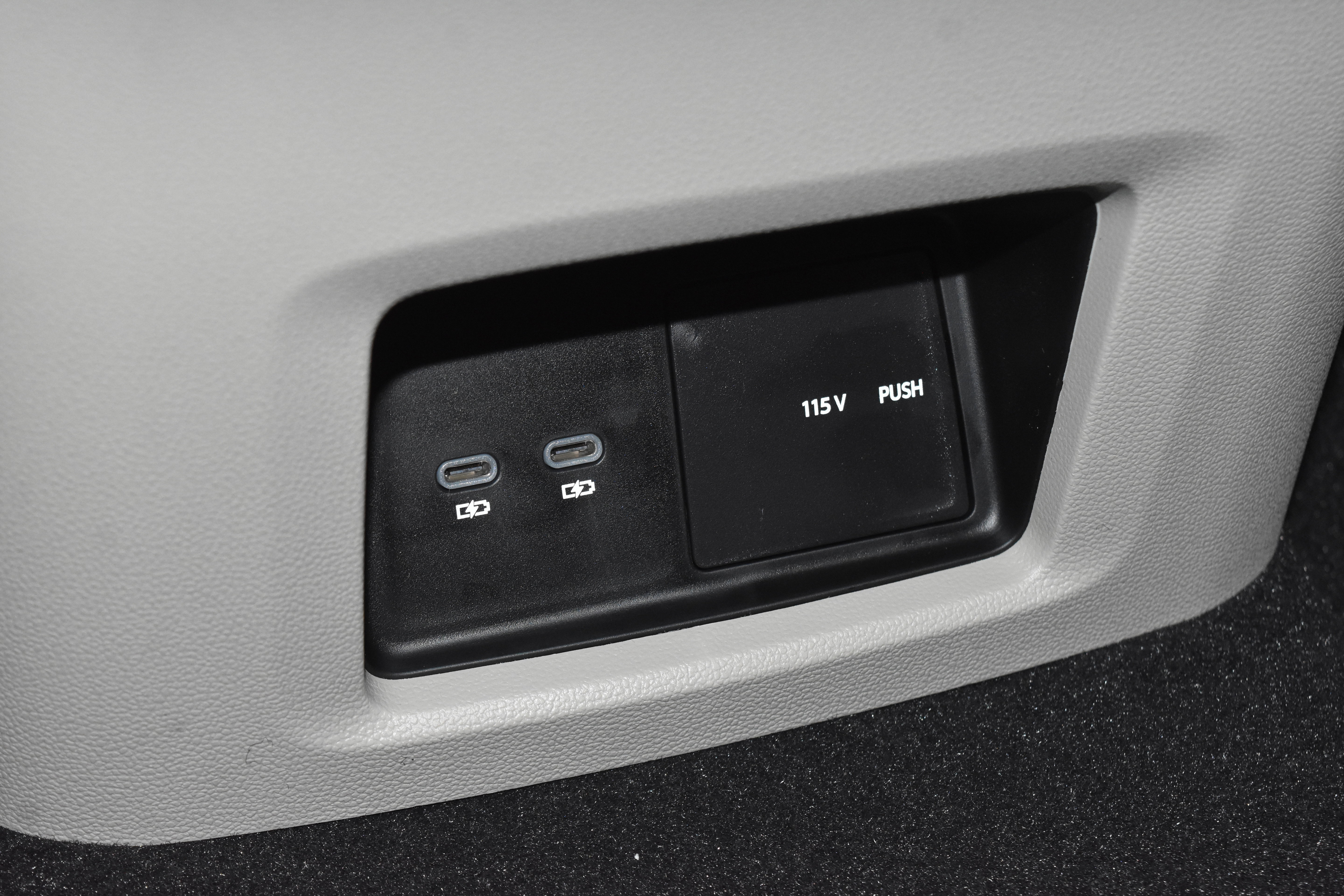 New 2026 Volkswagen Atlas SE FWD image 17
