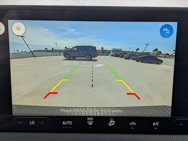 Used 2025 Ford Maverick Lobo AWD/4WD image 12