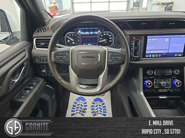 Used 2021 GMC Yukon XL Denali w/ Denali Premium Package image 13