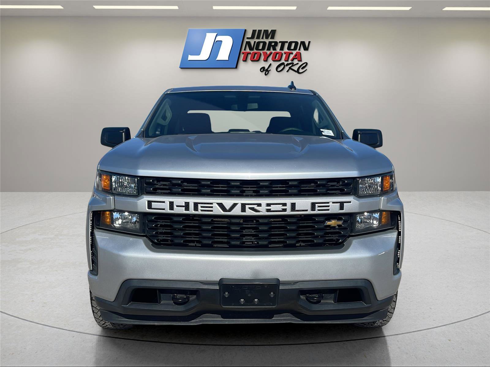 Used 2019 Chevrolet Silverado 1500 Custom w/ Custom Value Package image 2
