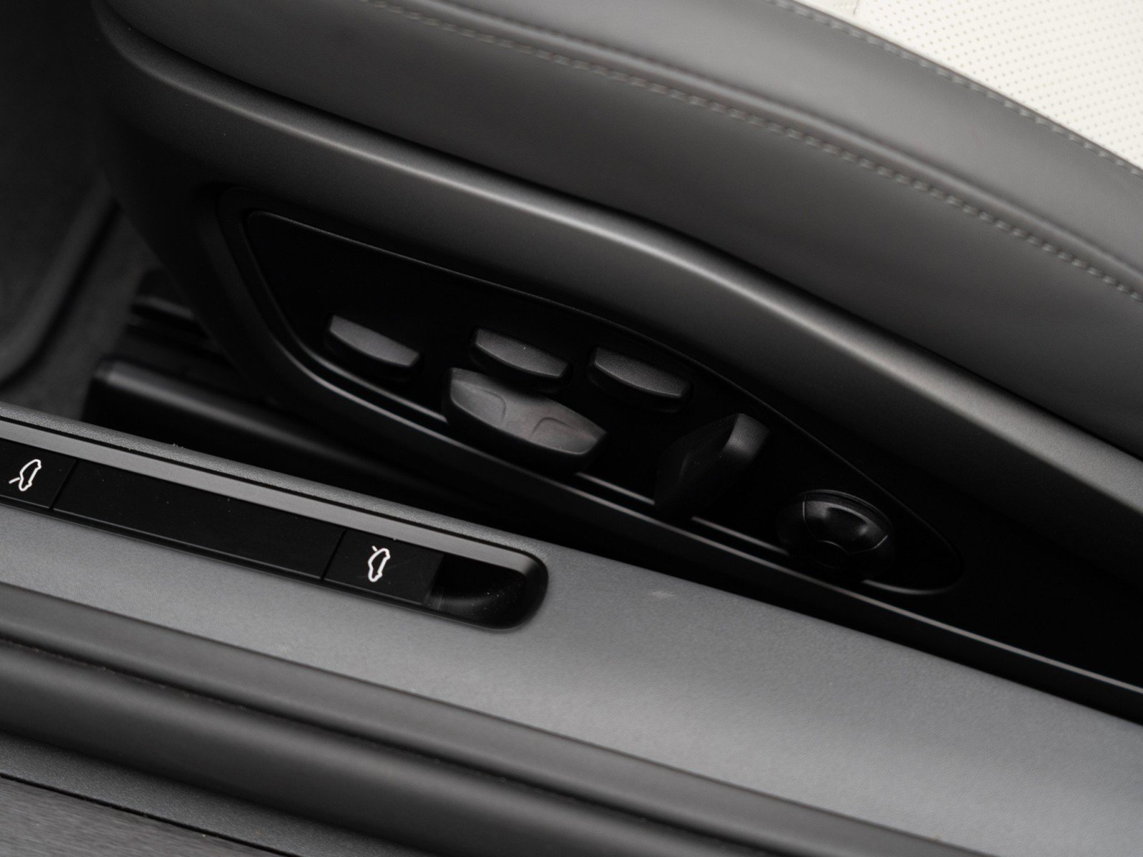 Certified 2026 Porsche 911 GTS image 18