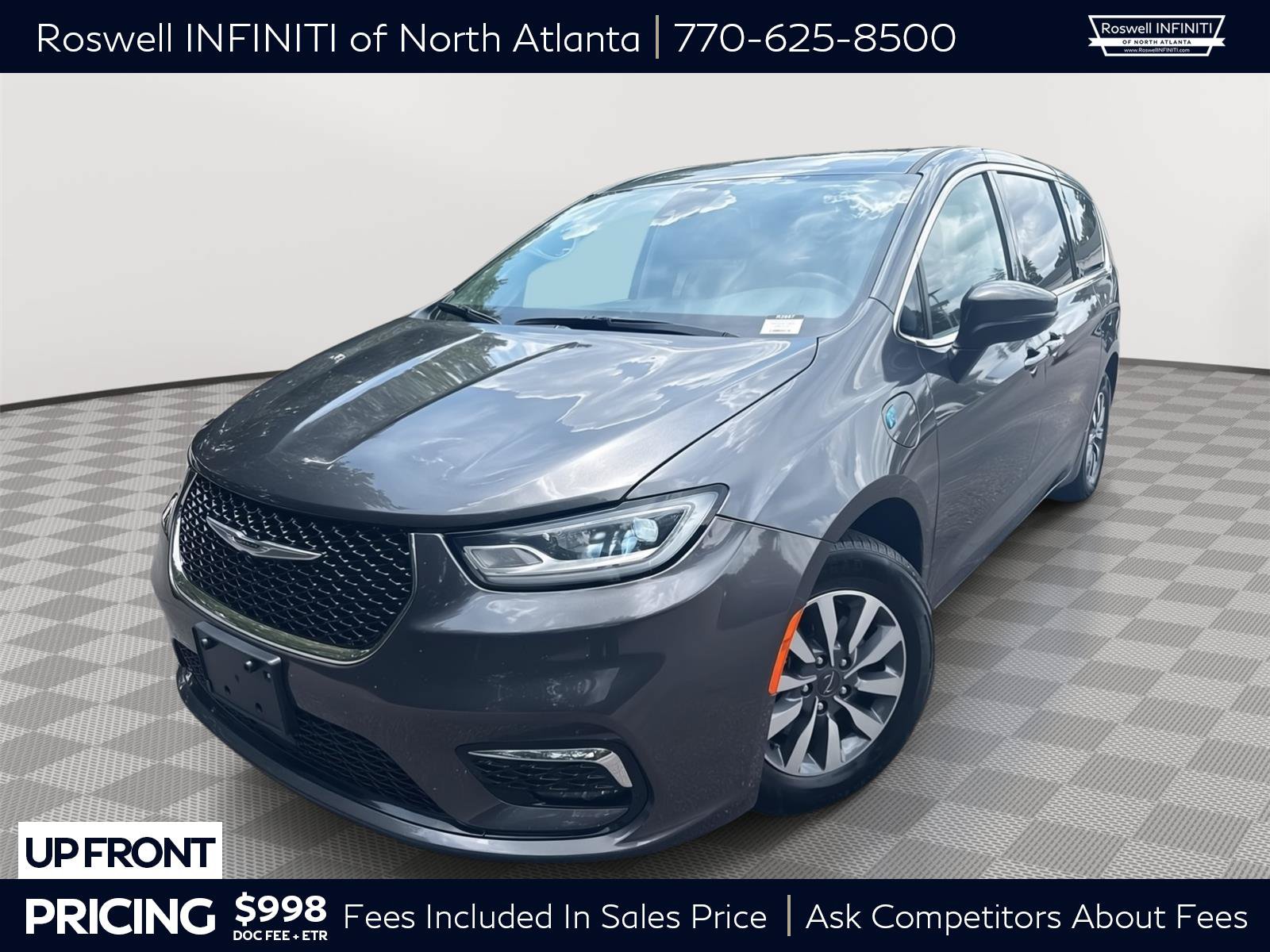 Used 2023 Chrysler Pacifica Touring-L FWD image 1