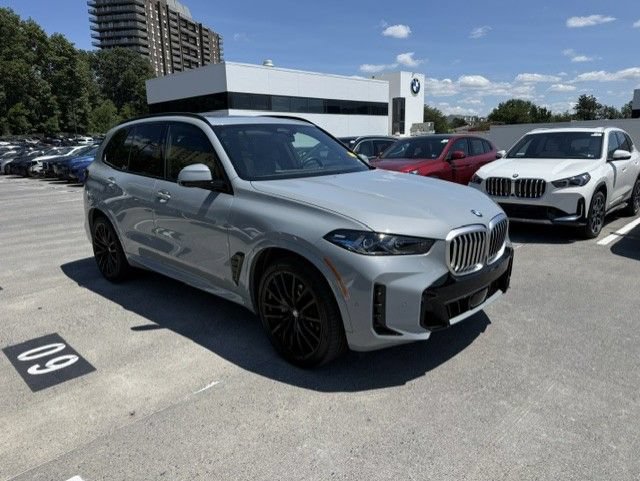 Used 2025 BMW X5 xDrive40i w/ M Sport Package AWD/4WD image 2