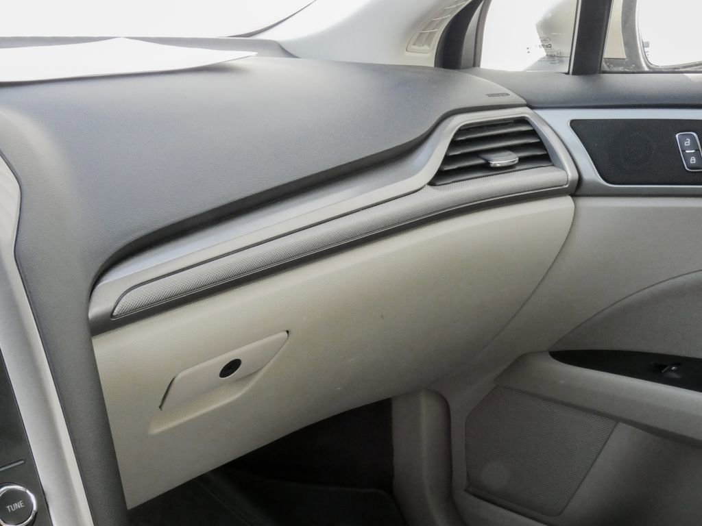 Used 2019 Ford Fusion SE FWD image 20