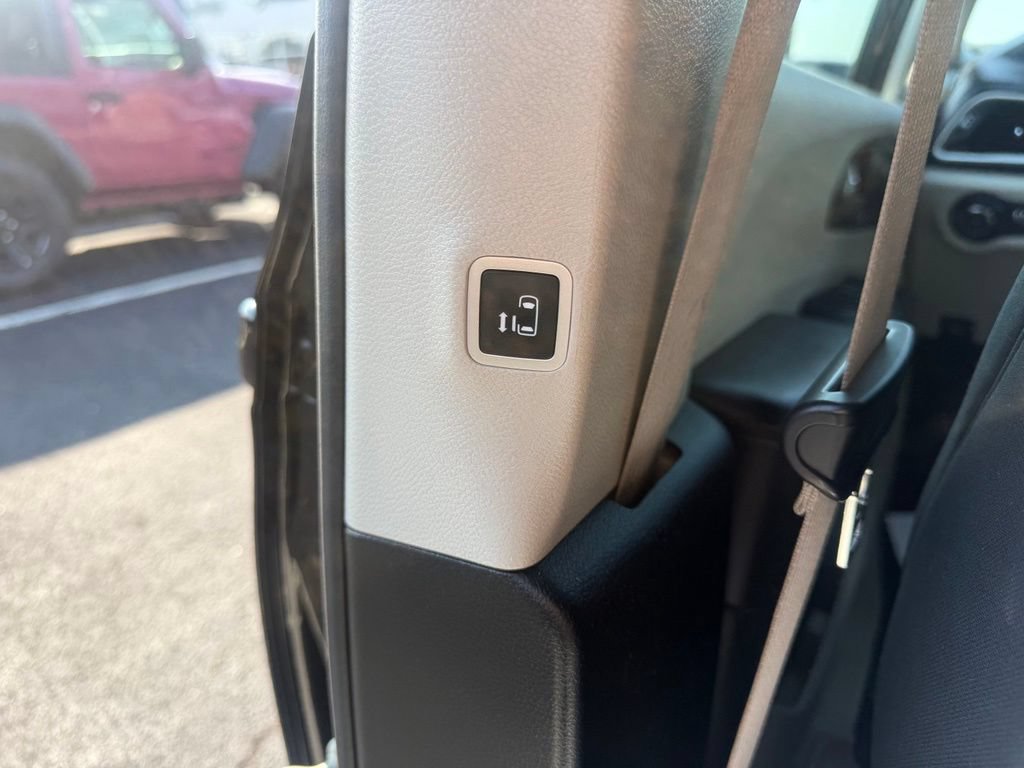 Used 2020 Chrysler Pacifica Touring w/ Advanced Safetytec Group FWD image 42