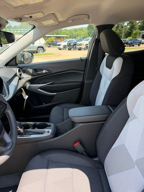 New 2026 Chevrolet Trax LS w/ LS Convenience Package FWD image 14