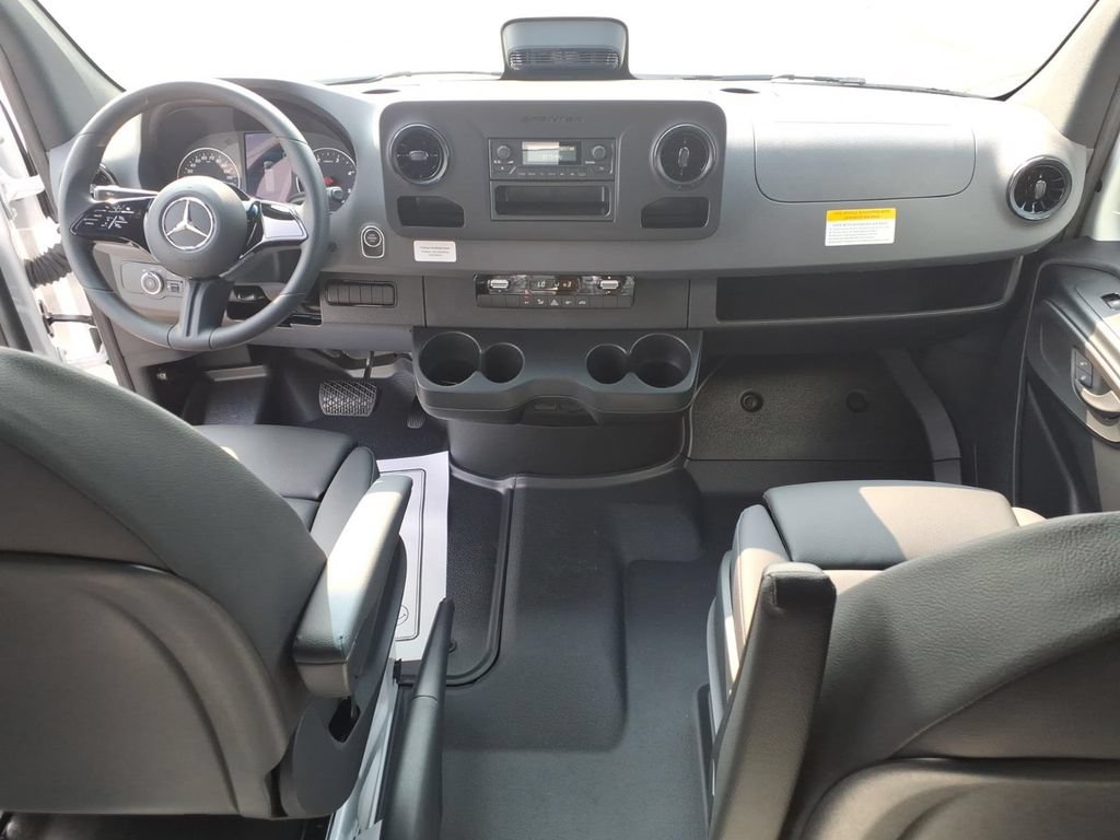New 2026 Mercedes-Benz Sprinter 2500 image 28