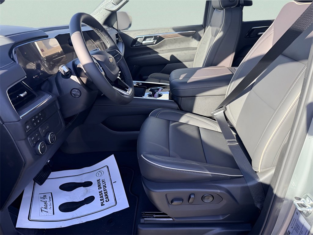 New 2026 Chevrolet Suburban Premier image 14