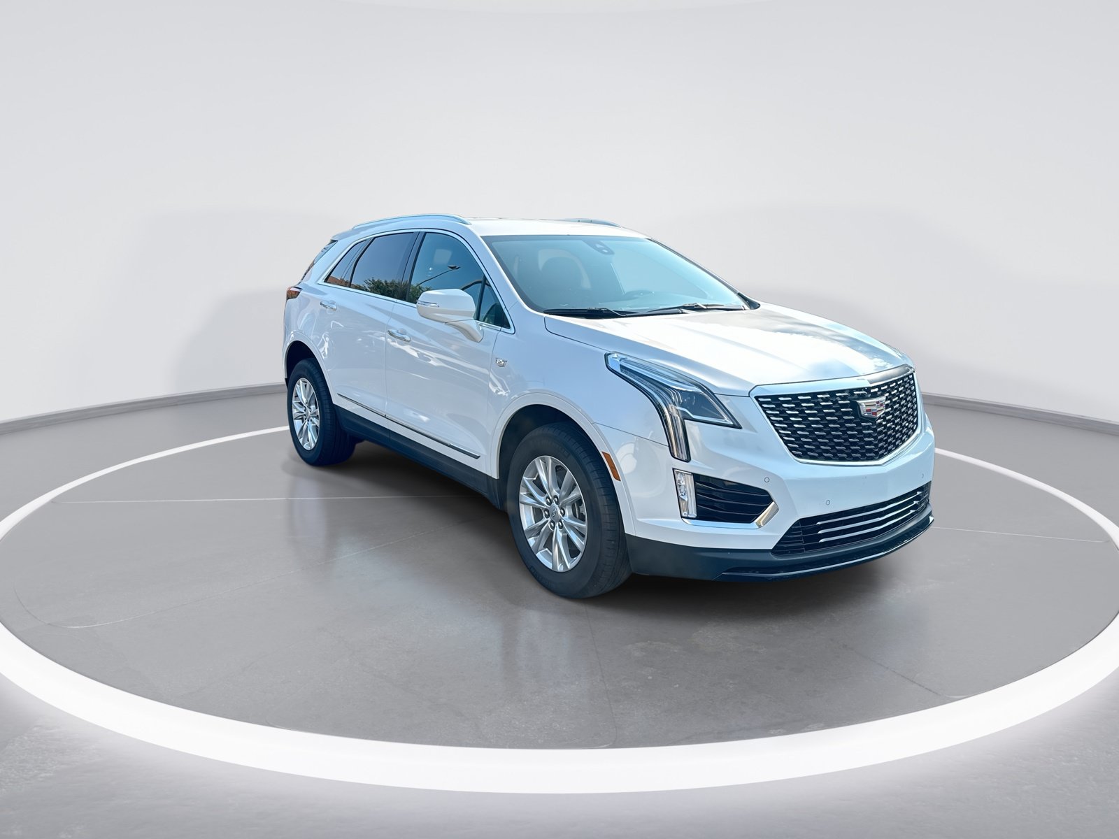 Used 2023 Cadillac XT5 Luxury w/ LPO, Floor Liner Package AWD/4WD image 2