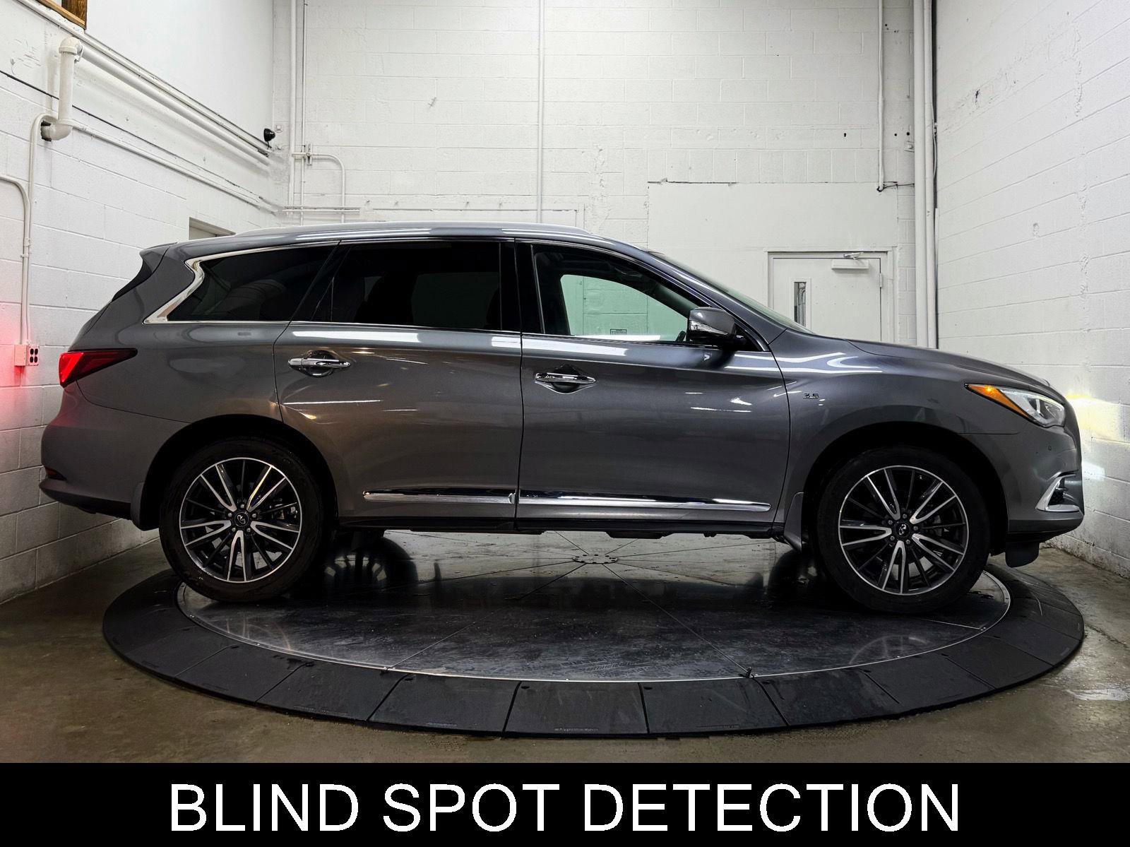 Used 2019 INFINITI QX60 Luxe w/ Essential Package image 9