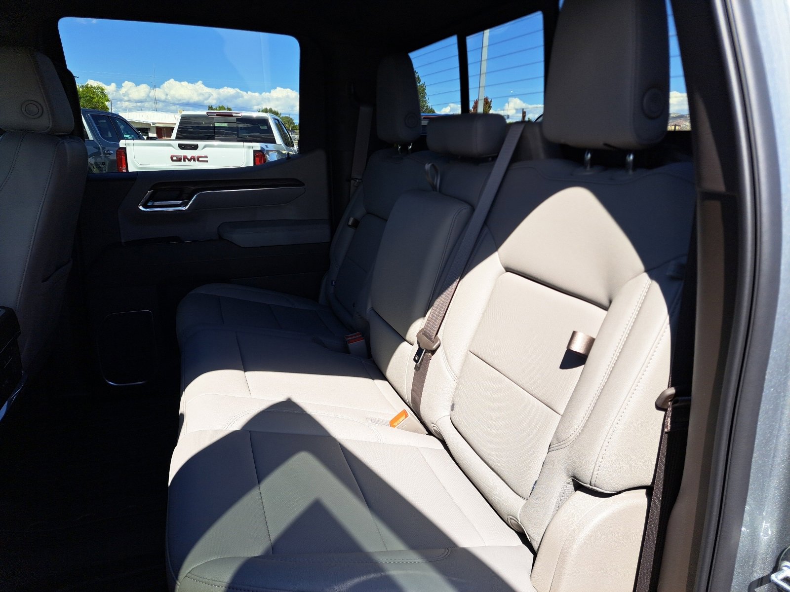 New 2026 GMC Sierra 1500 SLT w/ SLT Premium Package image 31