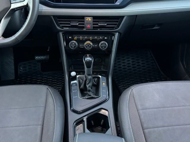 Certified 2024 Volkswagen Taos SE w/ Panoramic Sunroof Package image 16