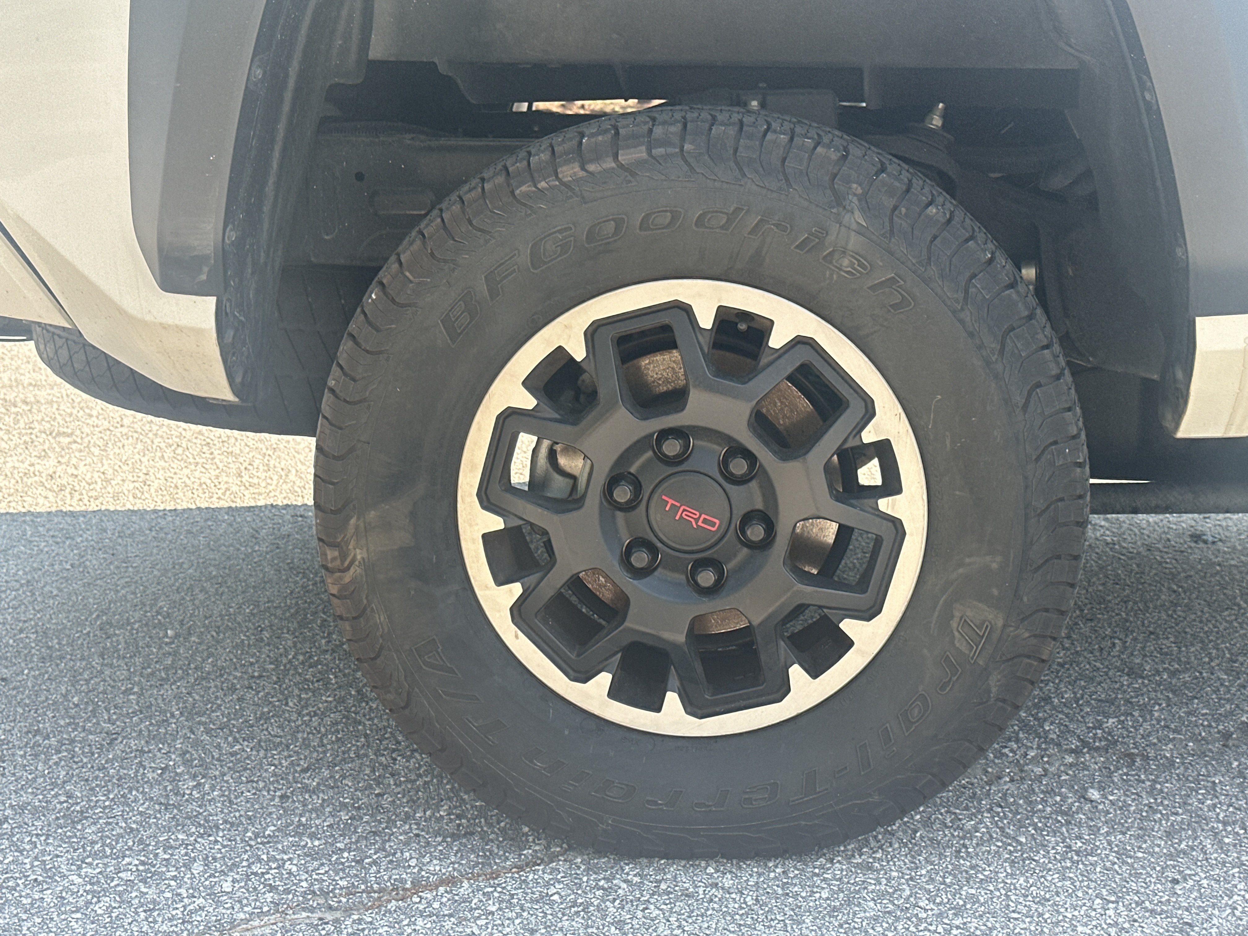 Used 2024 Toyota Tacoma TRD Off-Road AWD/4WD image 17