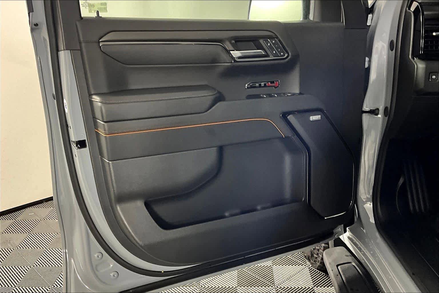 Used 2024 GMC Sierra 1500 AT4 w/ Technology Package image 21