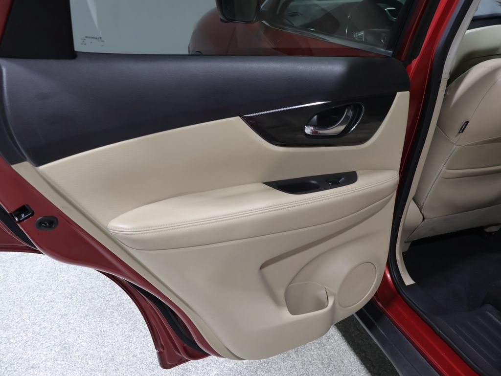 Used 2016 Nissan Rogue SL AWD/4WD image 19