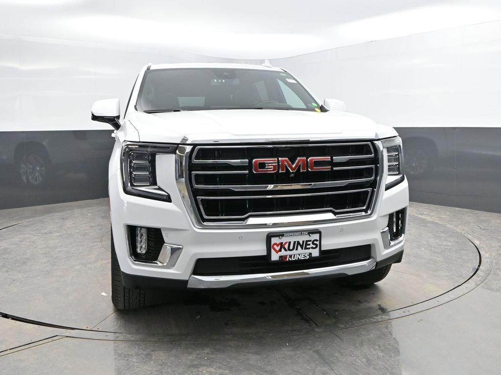Used 2023 GMC Yukon XL SLT w/ SLT Luxury Package image 4