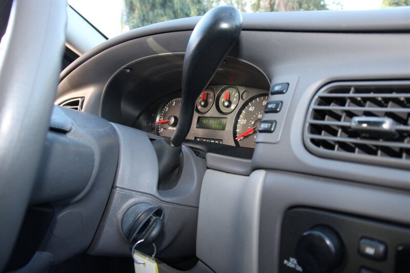 Used 2005 Ford Taurus SE FWD image 8