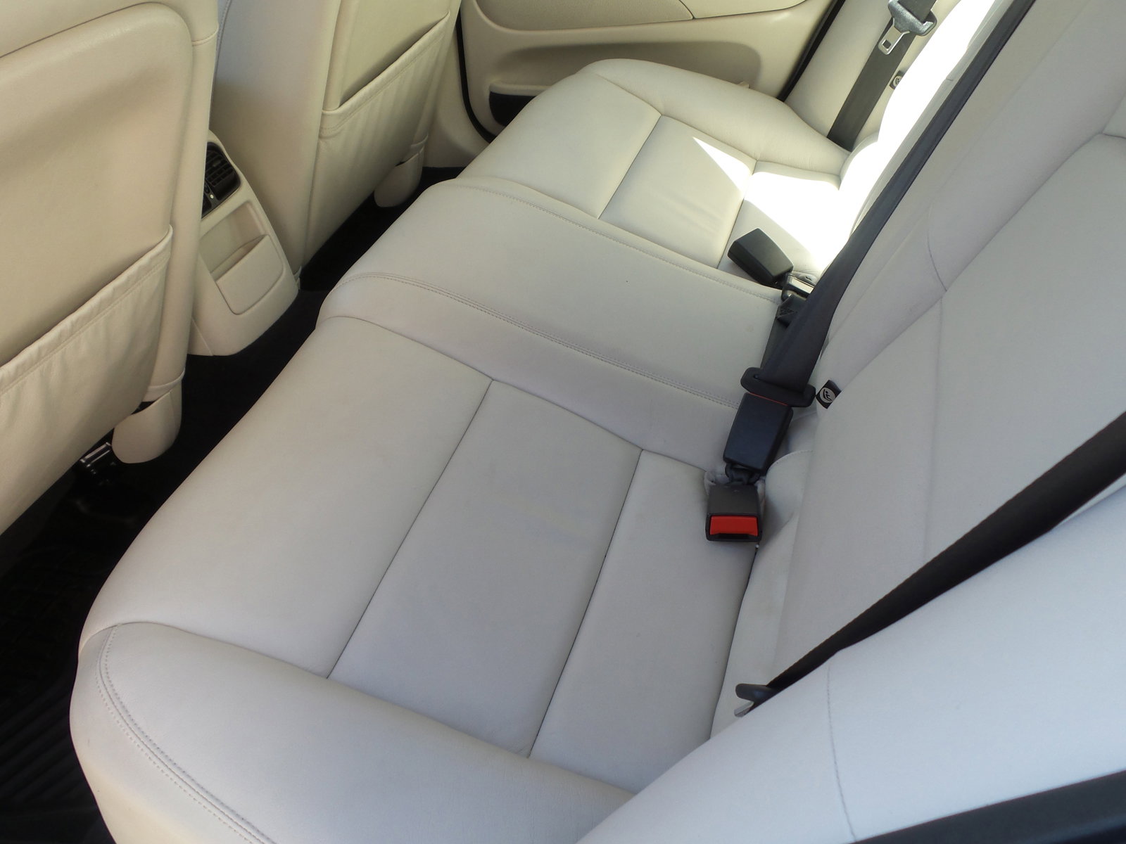 Used 2003 Jaguar S-TYPE R RWD image 17
