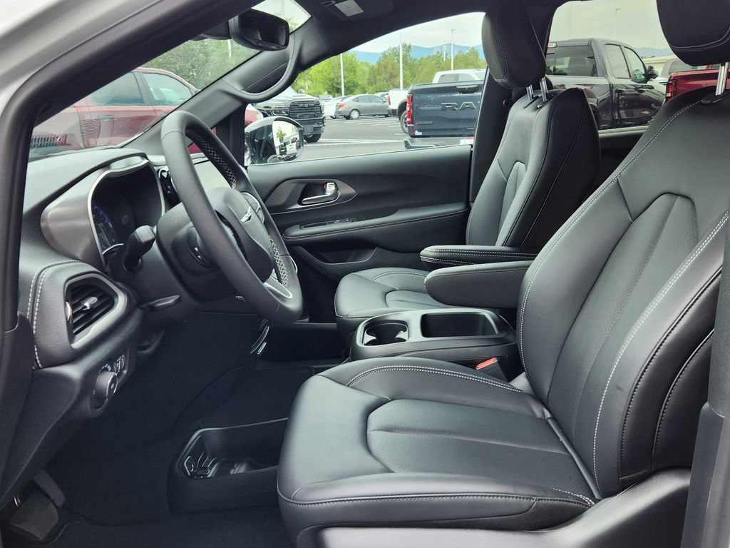 New 2026 Chrysler Pacifica Select FWD image 7