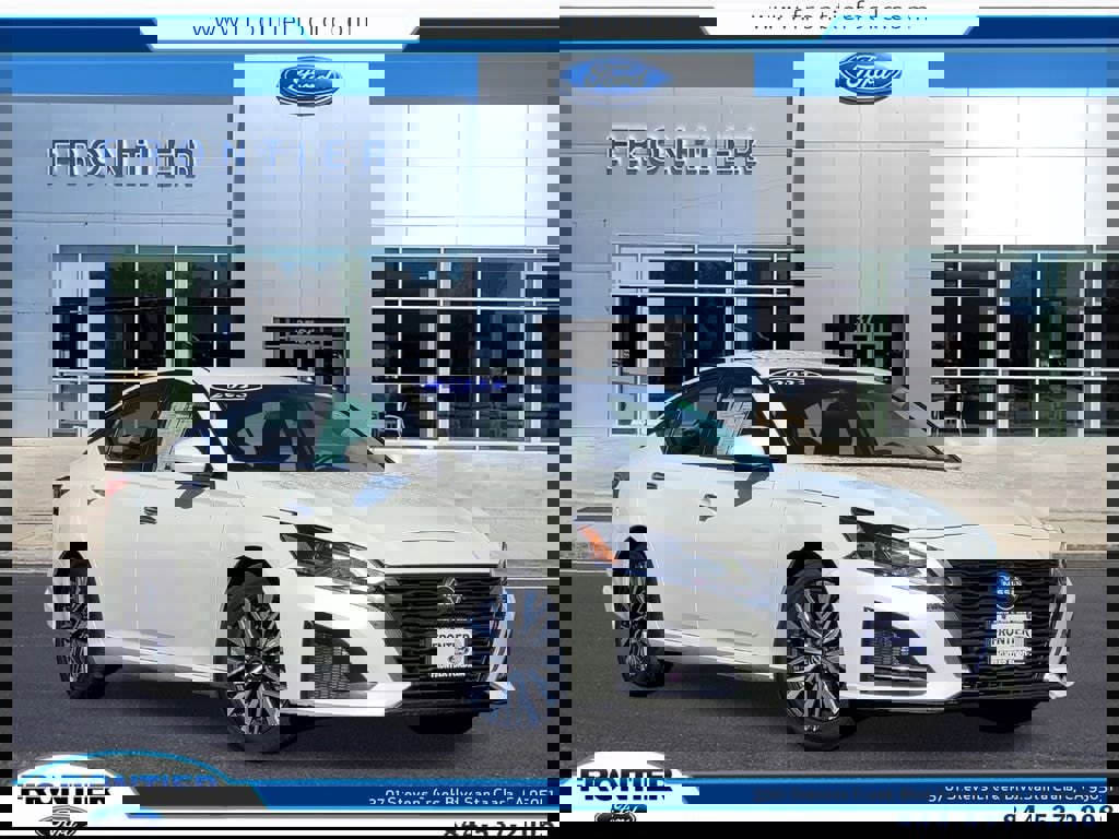 Used 2023 Nissan Altima 2.5 SV image 1