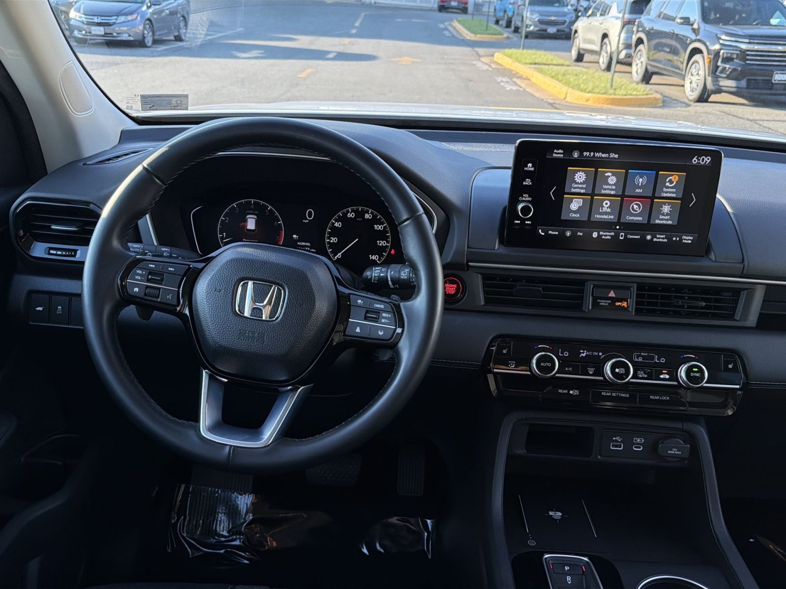 Used 2025 Honda Pilot EX-L image 16