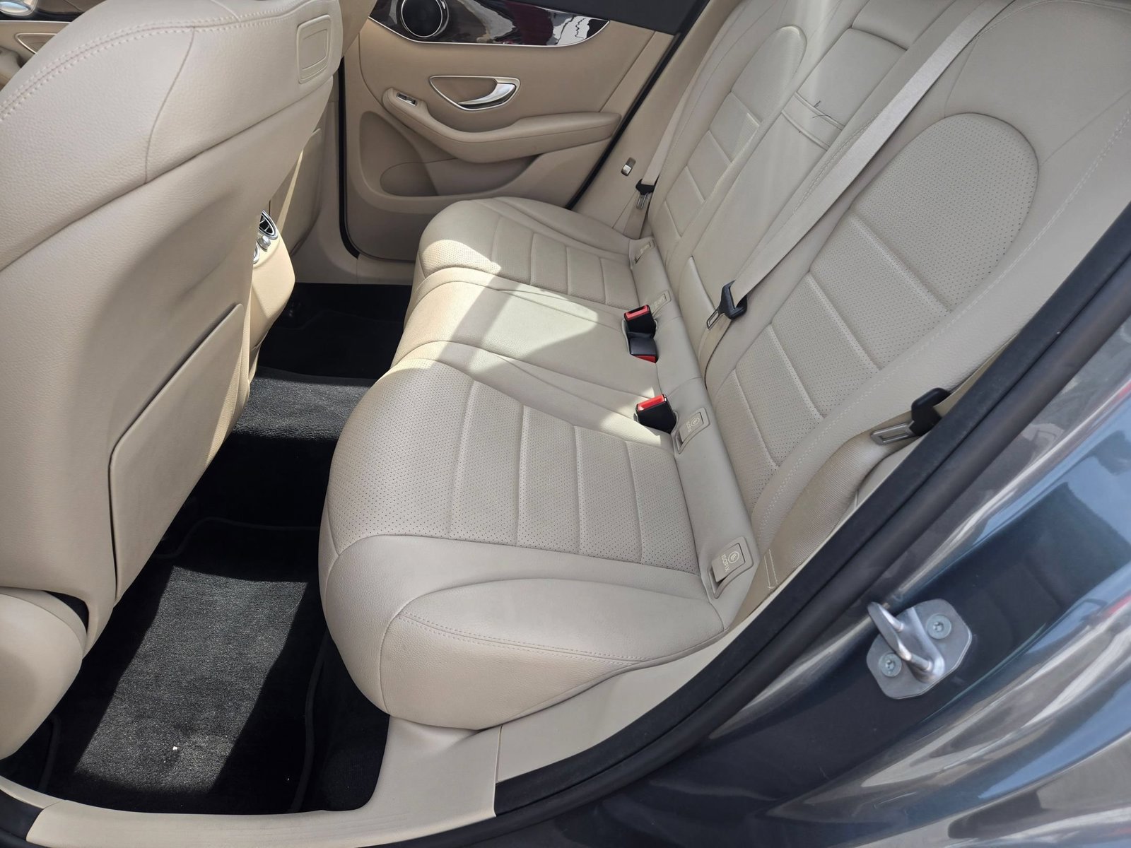 Used 2018 Mercedes-Benz GLC 300 image 17